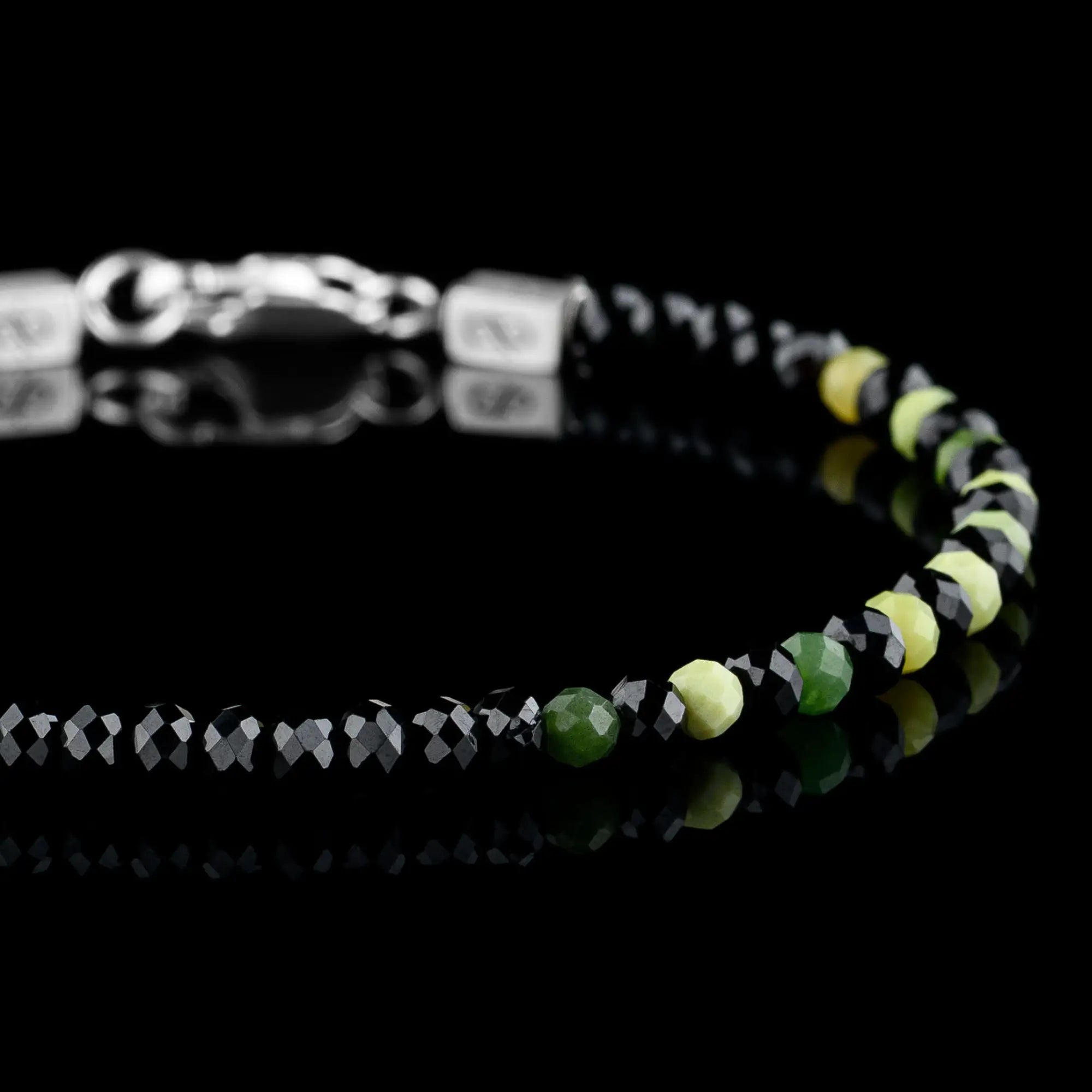 CHRYSOPRASE - BLACK SPINEL BRACELET VI (3-4MM)