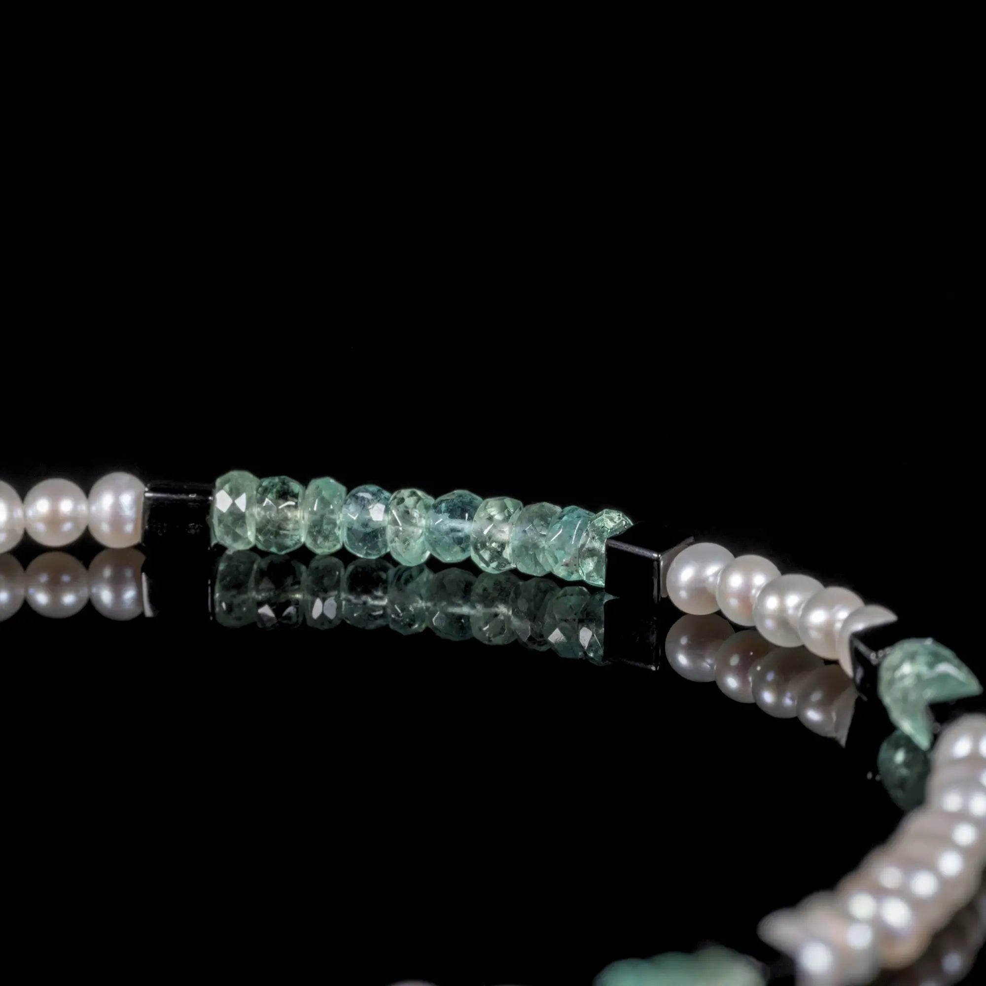 WHITE PEARL - EMERALD BRACELET II (2.5-3MM)