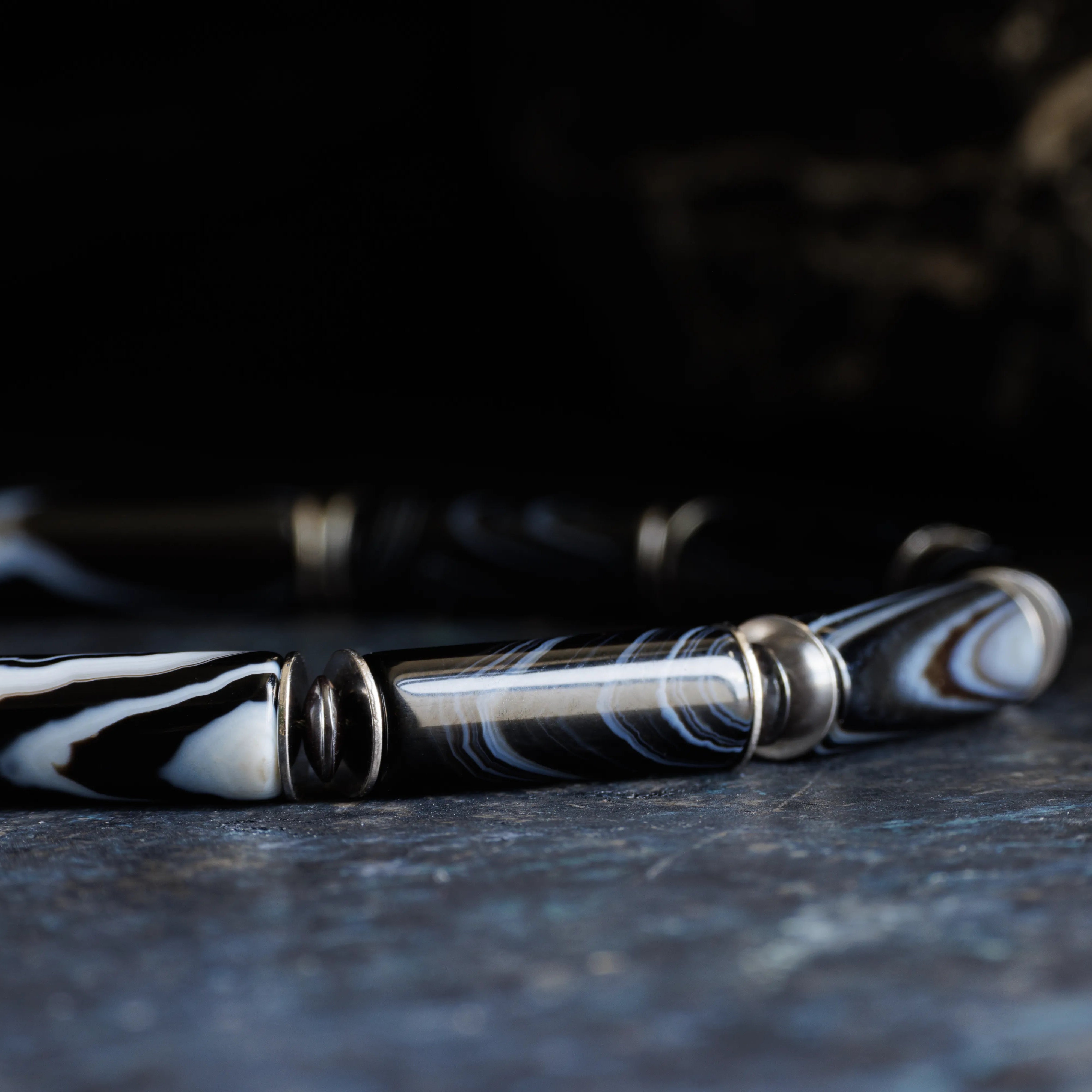 TUXEDO AGATE BRACELET II (6MM)