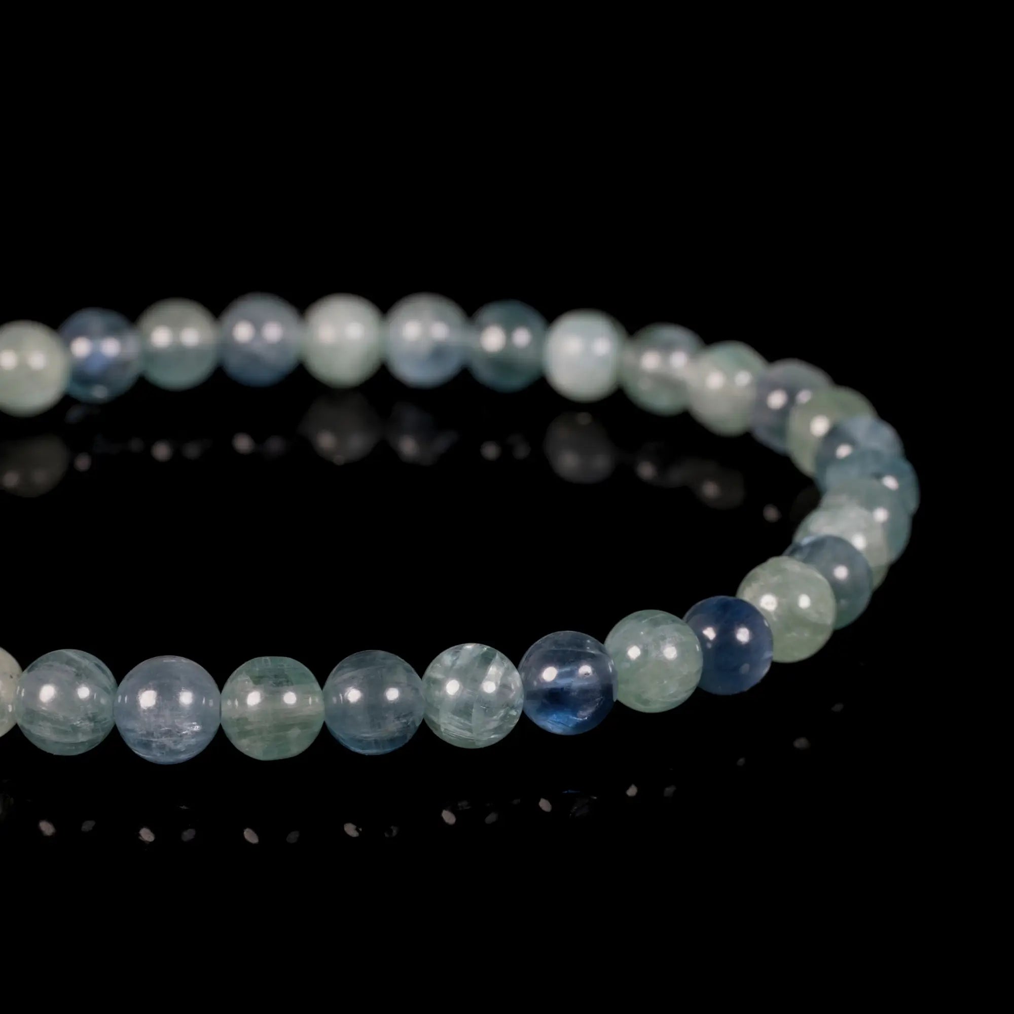 SILVERY BLUE GREEN KYANITE BRACELET I (5.5MM)