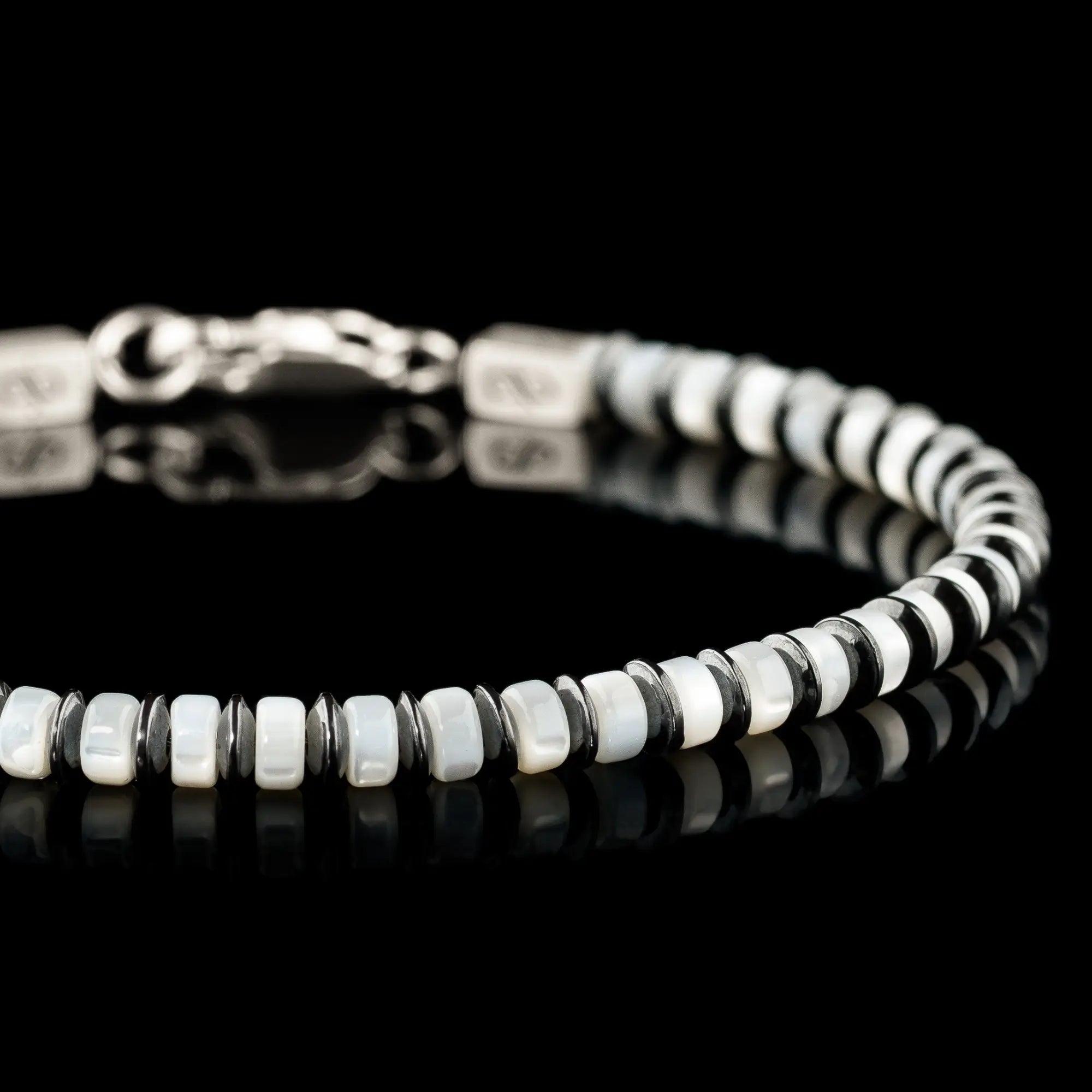 MOTHER OF PEARL BRACELET V (4MM)