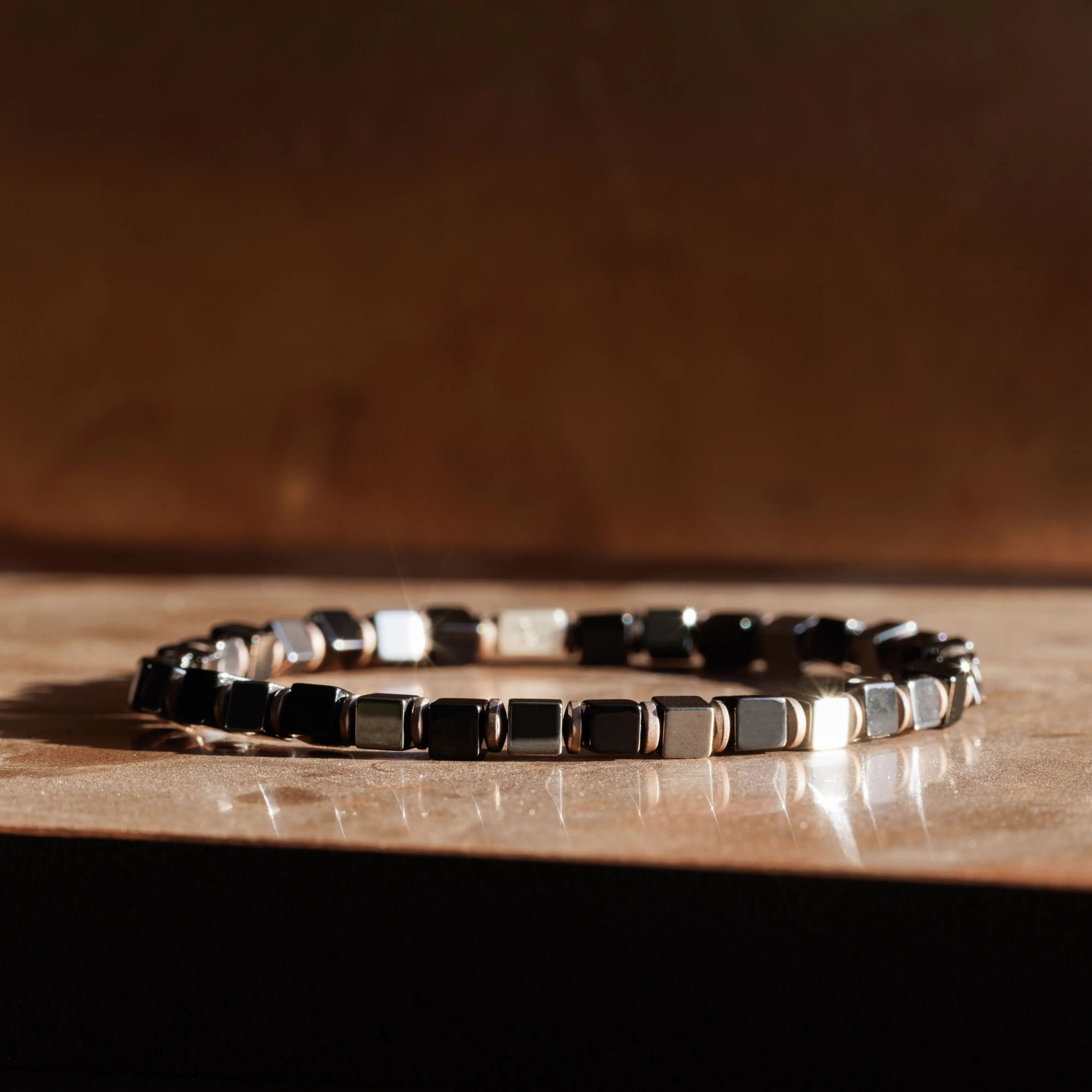 BLACK ONYX - HEMATITE CUBE BRACELET II (4MM)