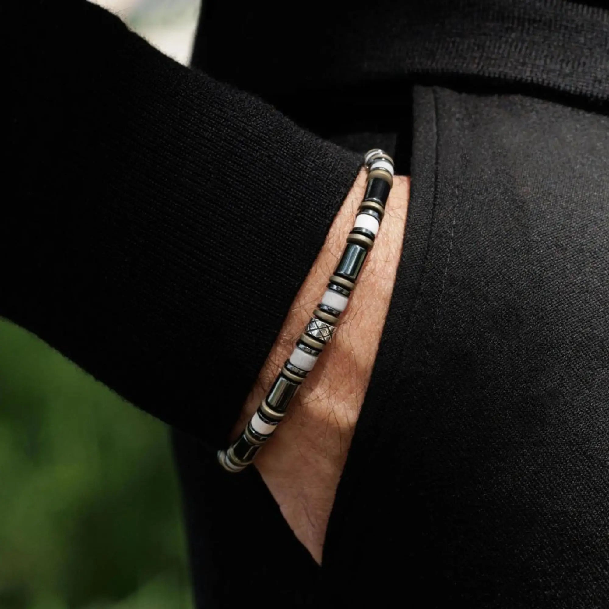 HEMATITE - GREY/WHITE BRACELET I (6MM)