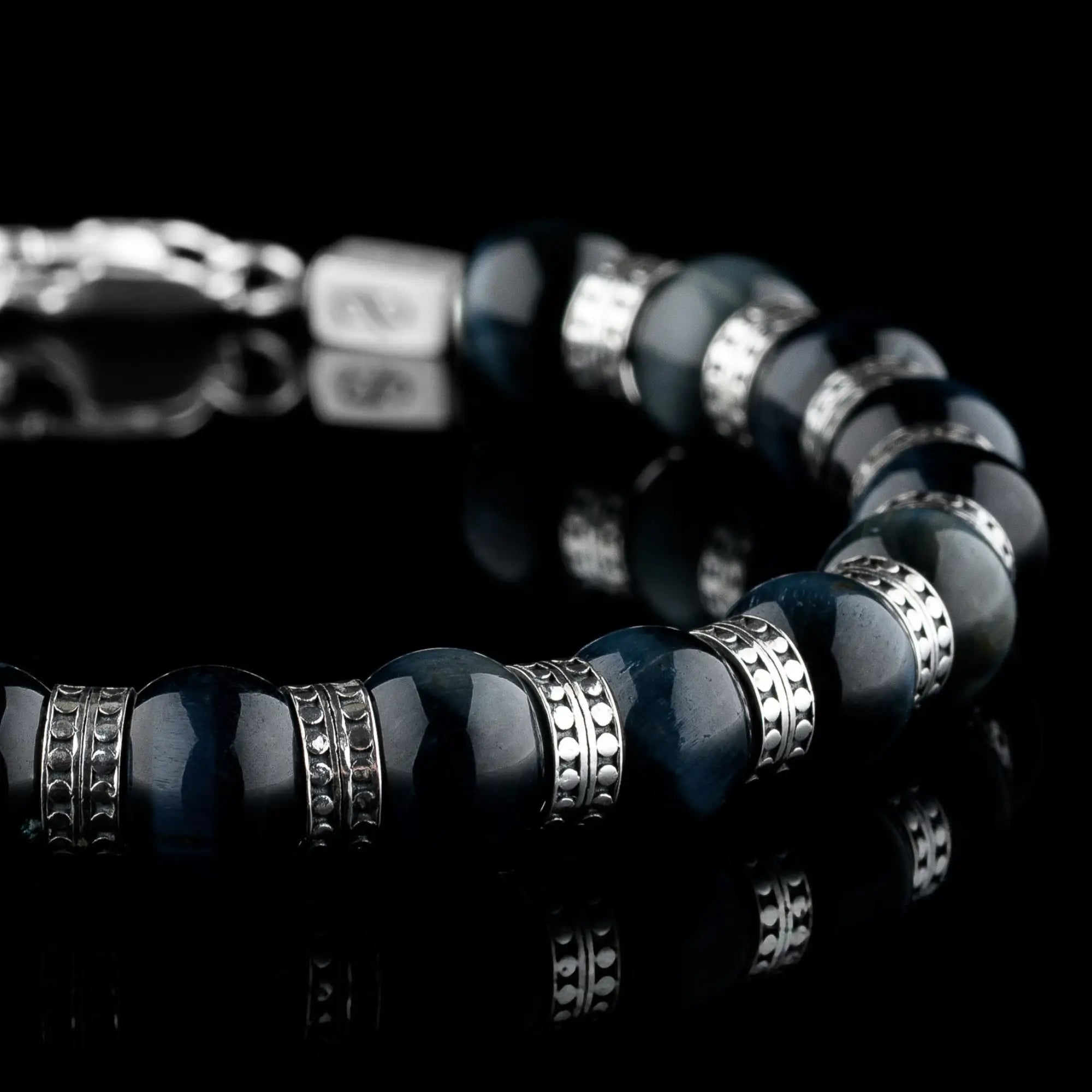 BLUE TIGER EYE BRACELET III (8MM)