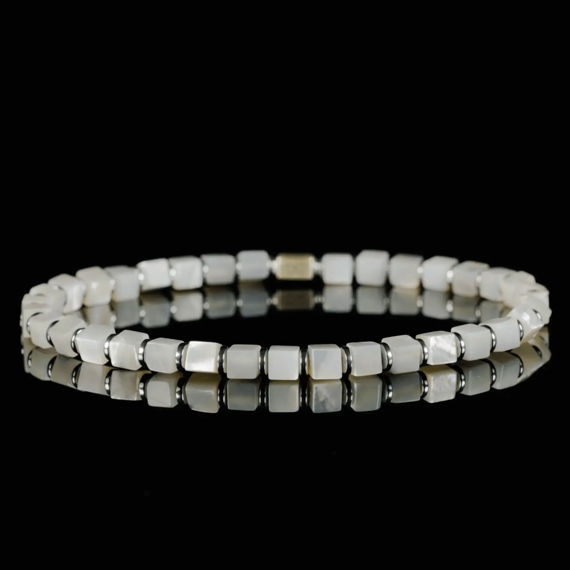 MOTHER OF PEARL CUBE BRACELET I (4MM)