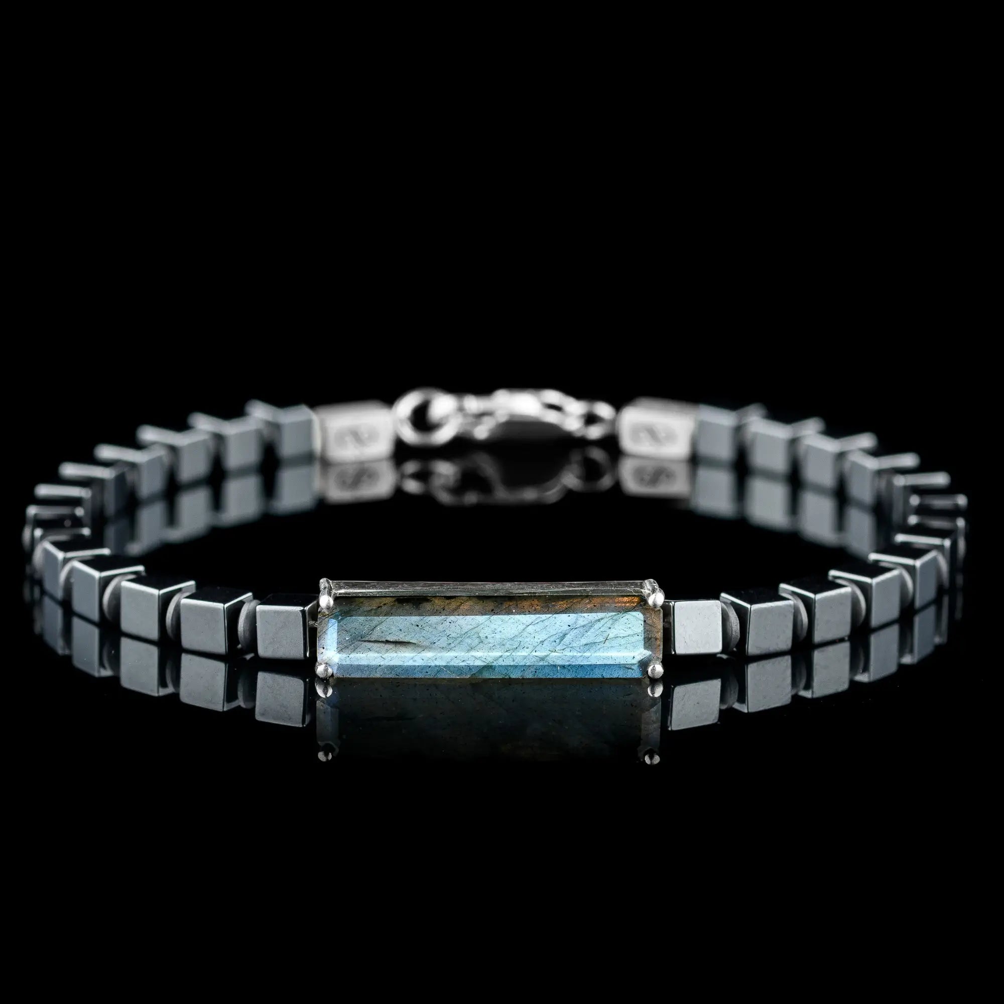 LABRADORITE - HEMATITE CUBE BRACELET II (4-6MM)