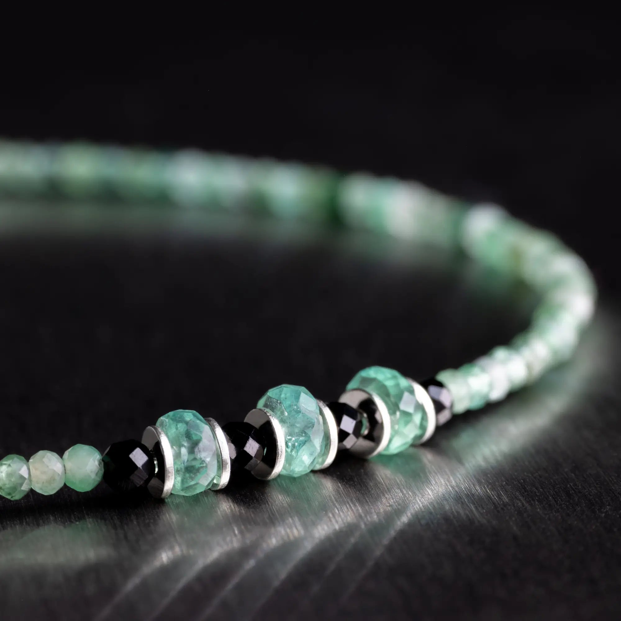 EMERALD BRACELET XVII (2-4MM)